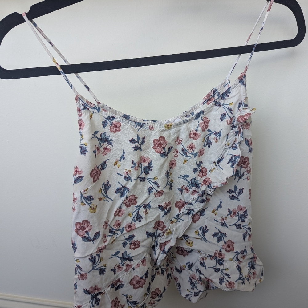 Cropped and flowy tank top